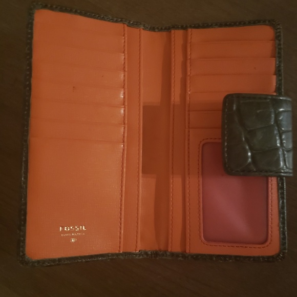 Fossil Green Alligator wallet - Picture 2 of 6